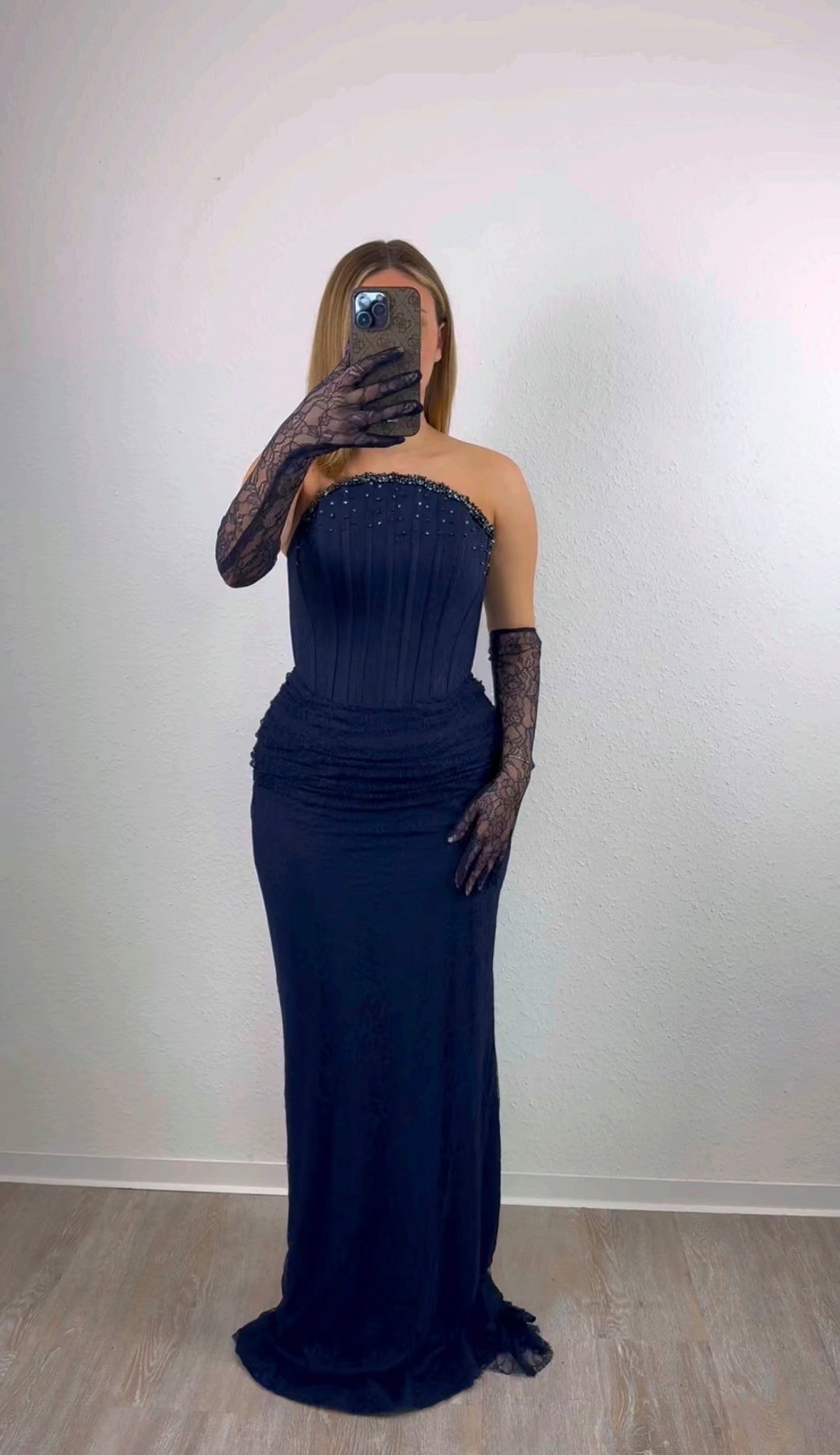 𝑀𝑖𝑛𝑎𝑦𝑎 𝐷𝑟𝑒𝑠𝑠